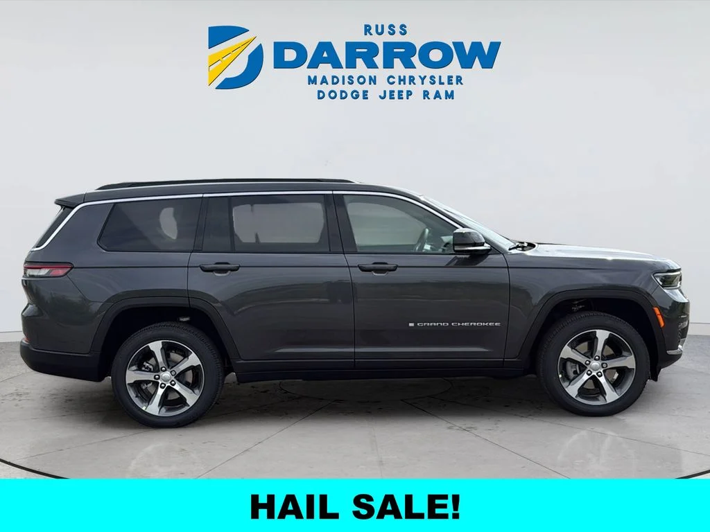 New 2025 Baltic Gray Metallic Clear-Coat Exterior Paint Jeep Limited image 6