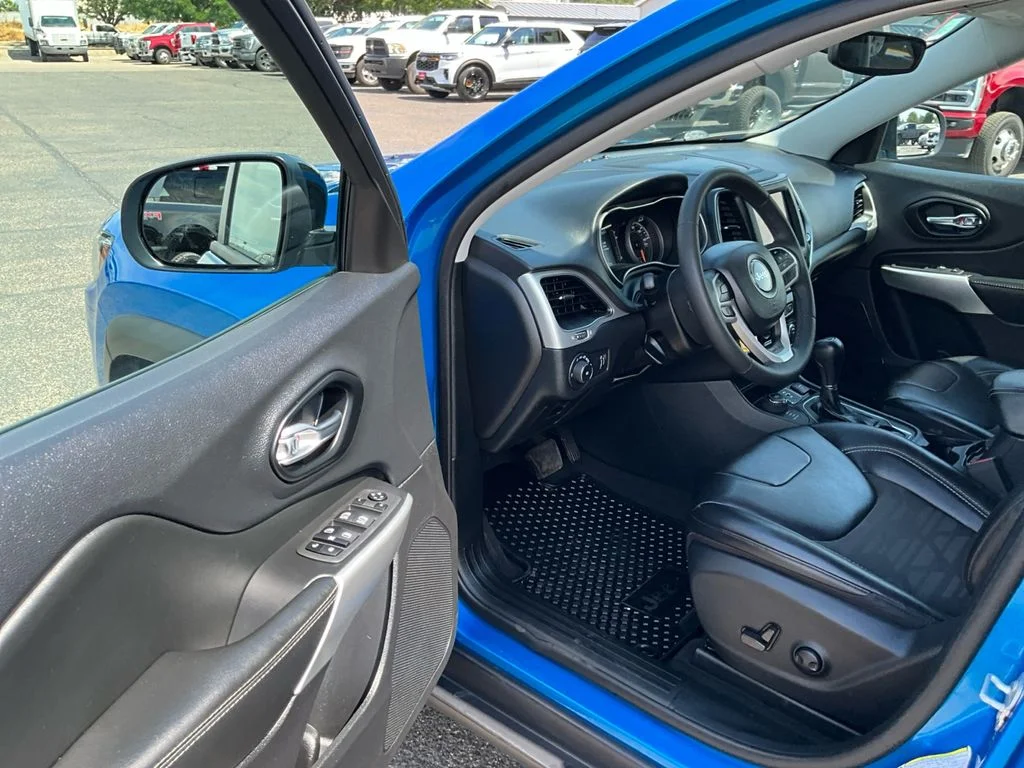 Used 2022 Hydro Blue Pearlcoat Jeep X image 18