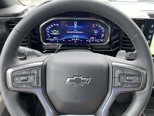 Used 2025 White Chevrolet ZR2 image 22