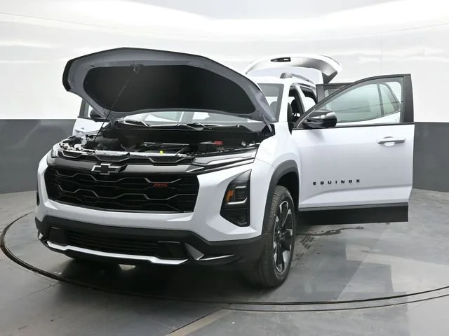 New 2026 Polar White Tricoat Chevrolet RS image 30
