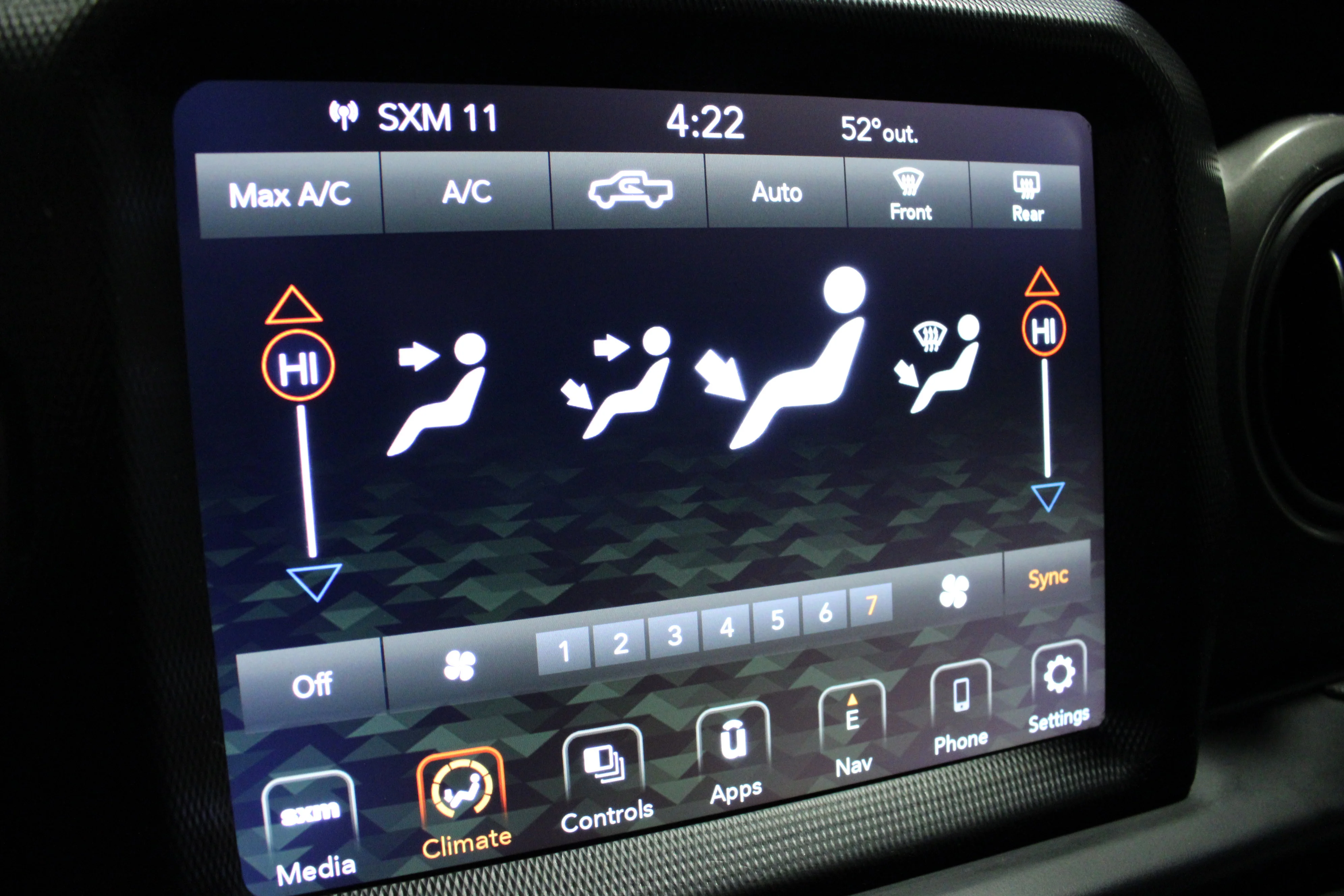 Used 2022 Granite Crystal Metallic Clearcoat Jeep Sport image 24