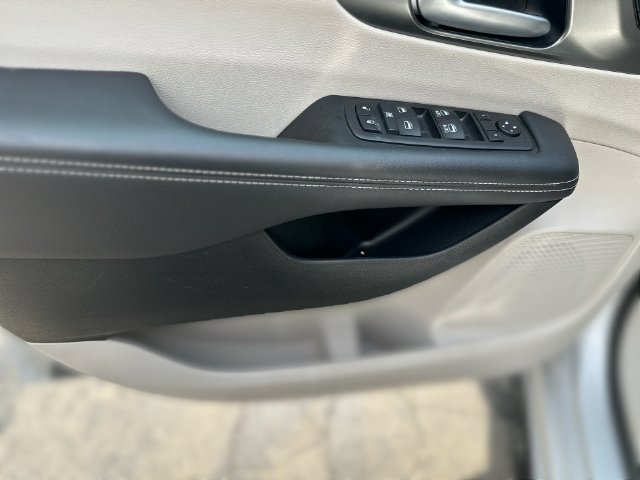 Used 2024 Silver Chrysler Touring L image 14
