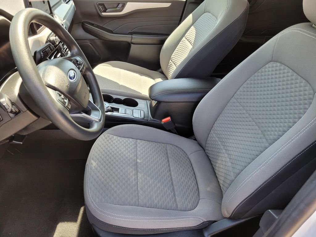Certified Used 2022 Oxford White Ford SE image 14
