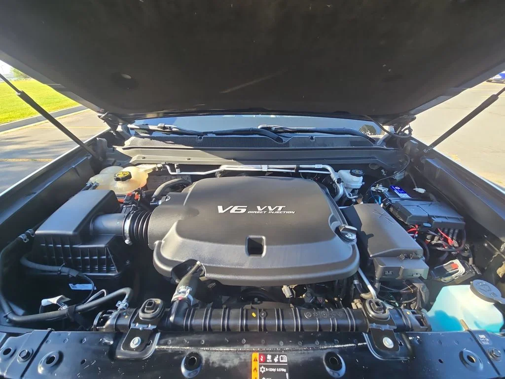 Used 2019 Black Chevrolet ZR2 image 18