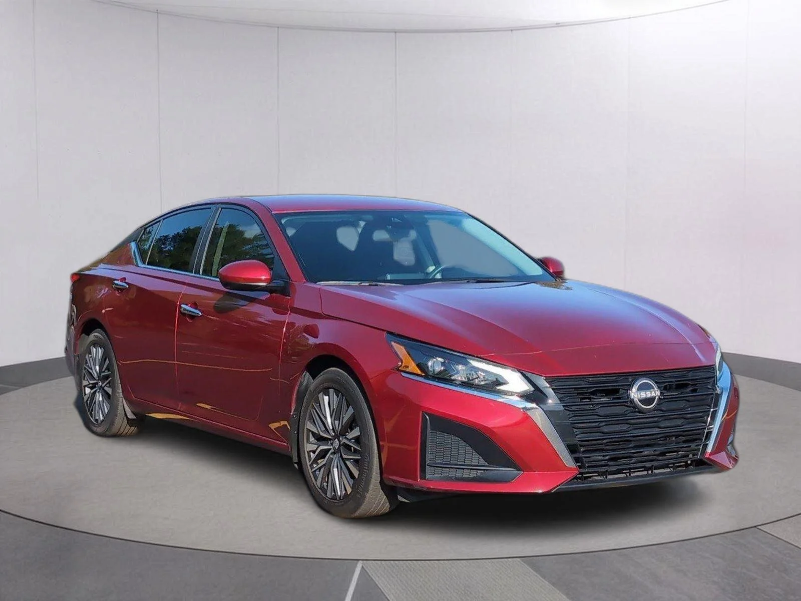 Used 2023 Scarlet Ember Tintcoat Nissan 2.5 SV image 9