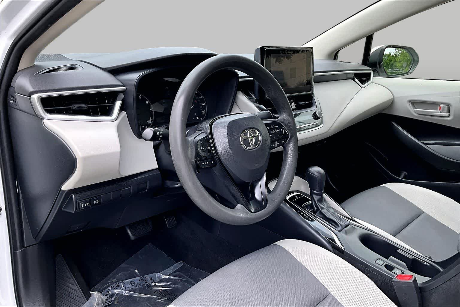 Used 2024 Ice Cap Toyota LE image 17