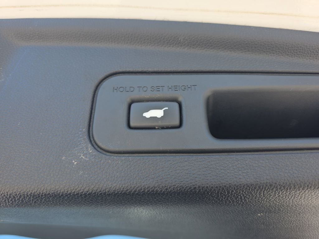 Used 2023  Acura Advance image 31