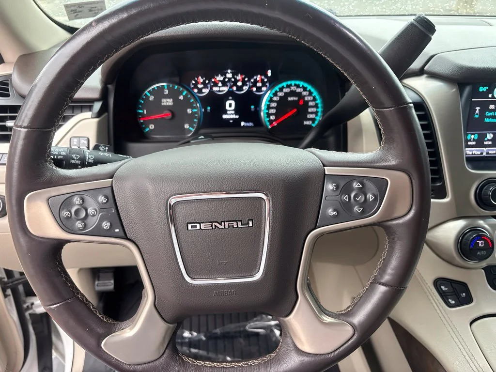 Used 2018 White GMC Denali image 27