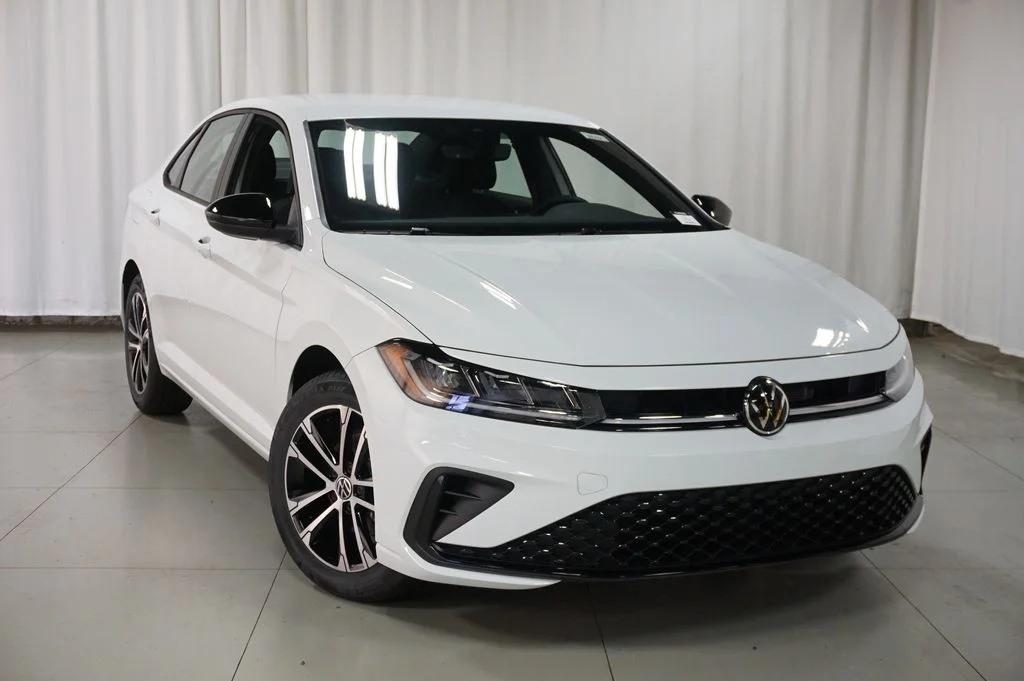 New 2026 White Volkswagen 1.5T Sport image 4