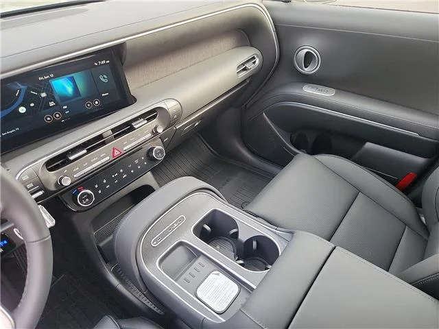 New 2026 Titan Charcoal Pearl Hyundai SEL Premium image 20