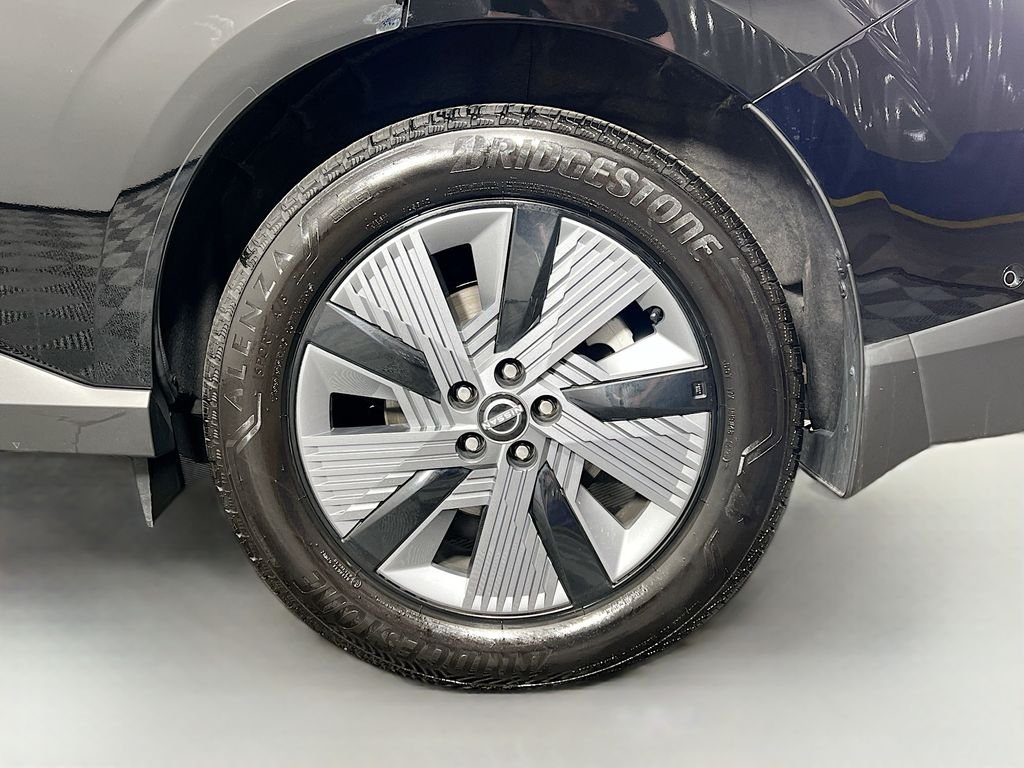 Used 2025 Super Black Nissan SL image 32
