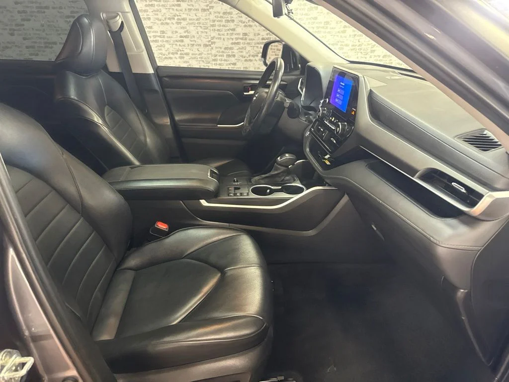 Used 2023 Gray Toyota XLE image 11