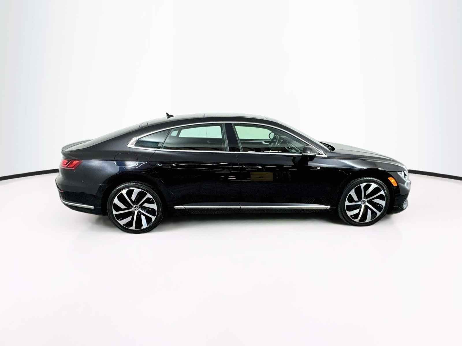 Used 2021 Black Volkswagen 2.0T SEL R-Line image 8