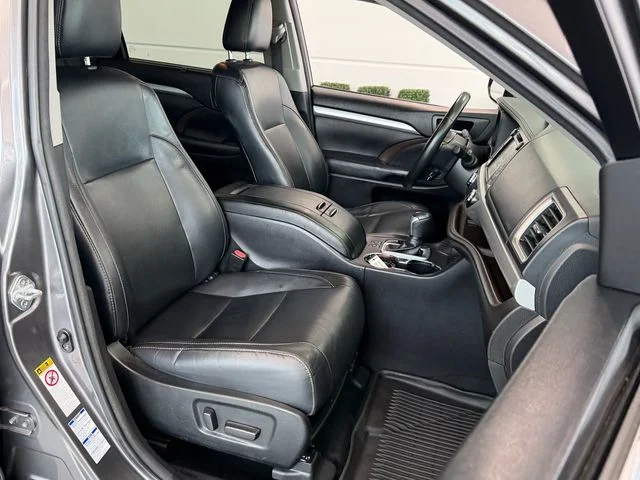Certified Used 2017 Gray Toyota XLE image 14
