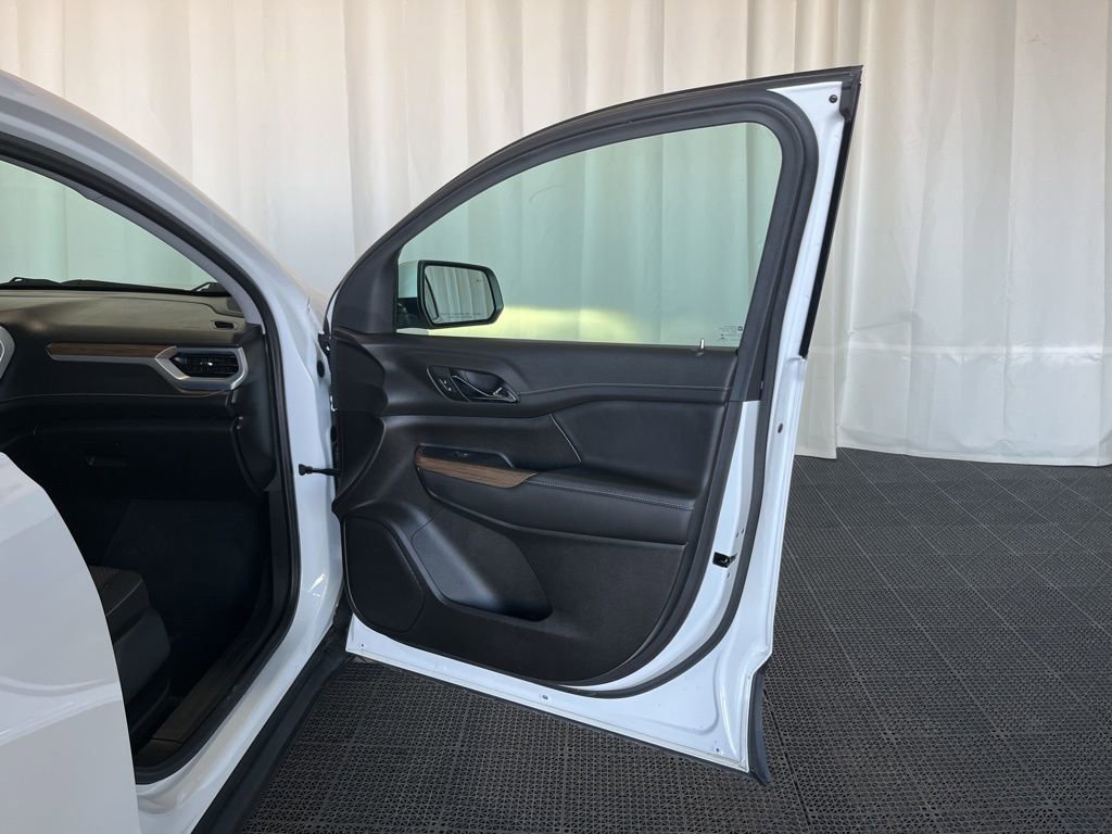 2023 GMC Acadia SLE - Photo 18