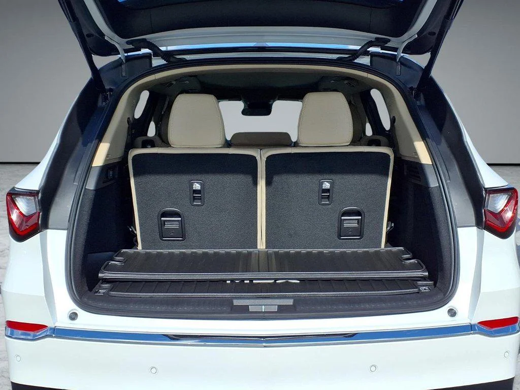 New 2026 Platinum White Pearl Acura FWD w/Technology Package image 12