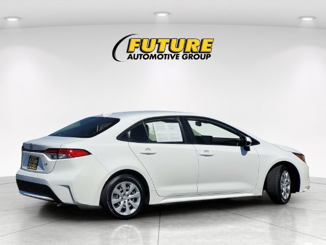 Used 2022 White Toyota LE image 4