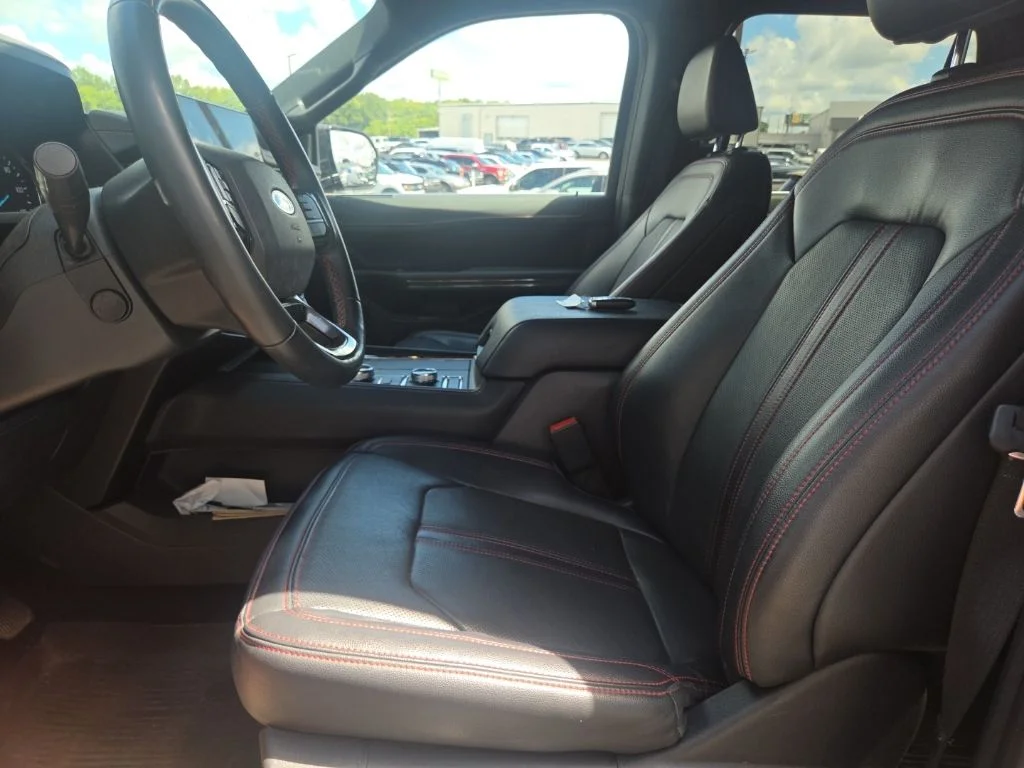 Certified Used 2023  Ford Limited image 21