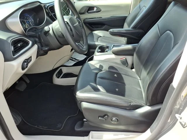 Used 2023 White Chrysler Touring L image 18