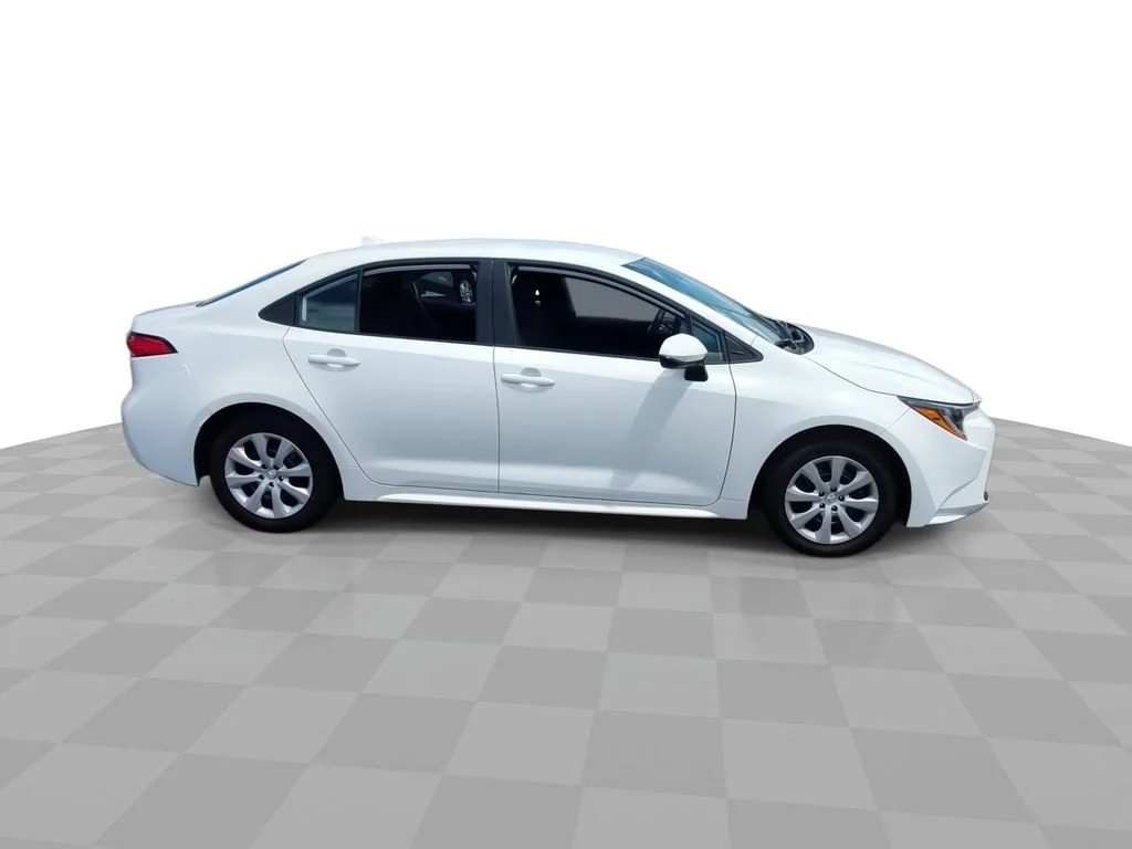 Used 2025 White Toyota LE image 9