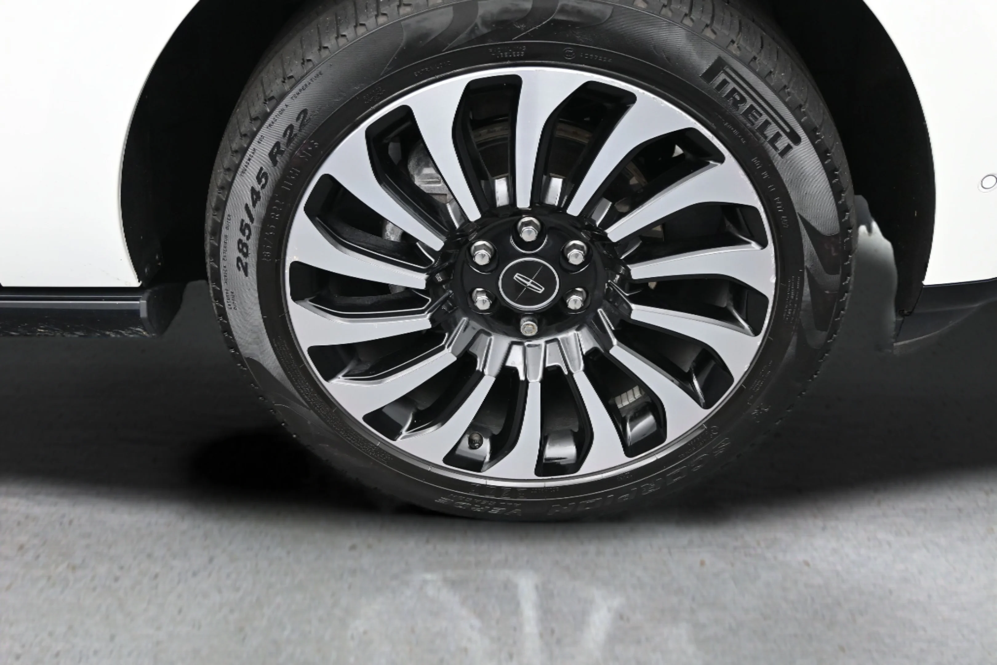 Used 2022  Lincoln Black Label image 26