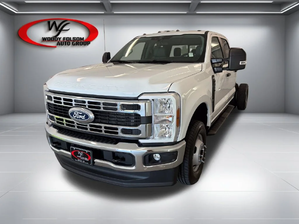 New 2027 White Ford XL image 3