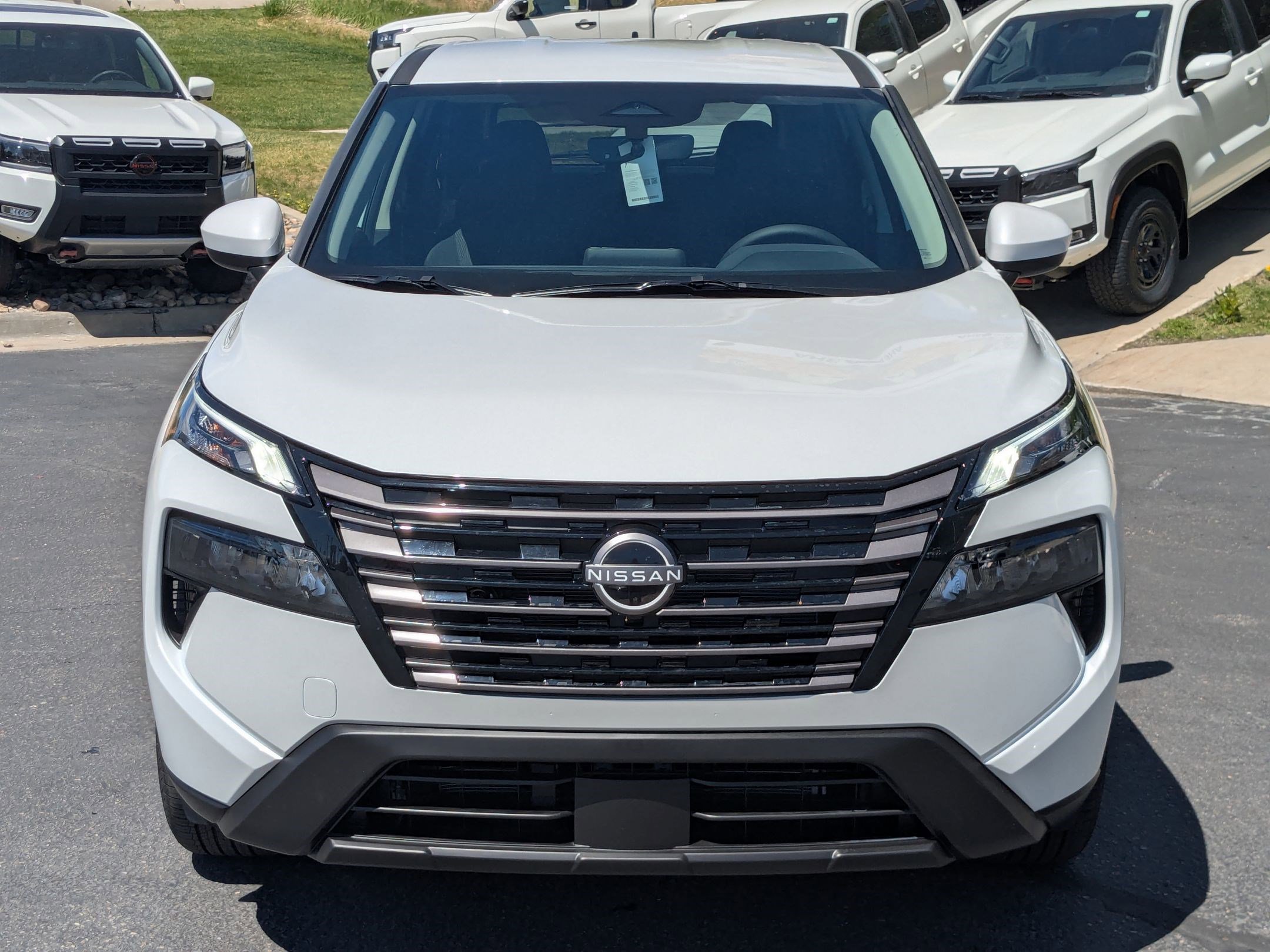 New 2026 Everest White Pearl Tricoat Nissan SV image 9