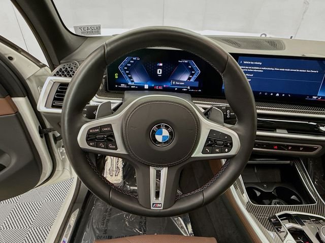Used 2026 White Metallic BMW M60i image 11