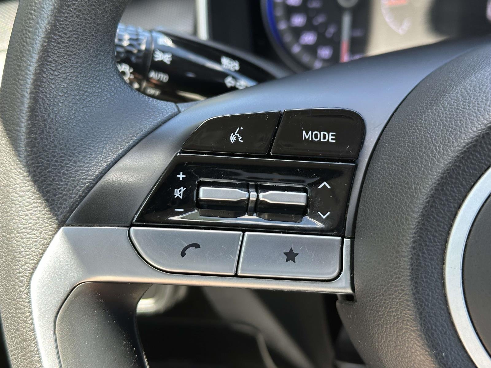 Certified Used 2024 Blue Hyundai SE image 27