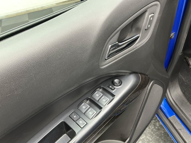 Used 2020 Marine Blue Metallic GMC 4WD SLT image 10