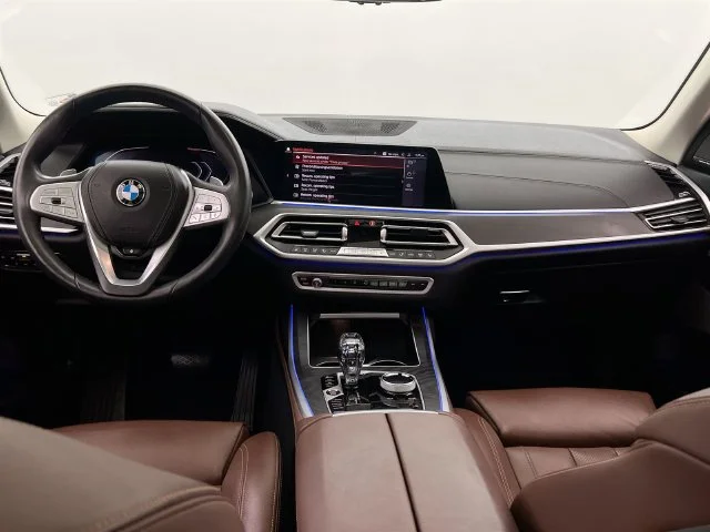 Used 2020 Black BMW xDrive40i image 2