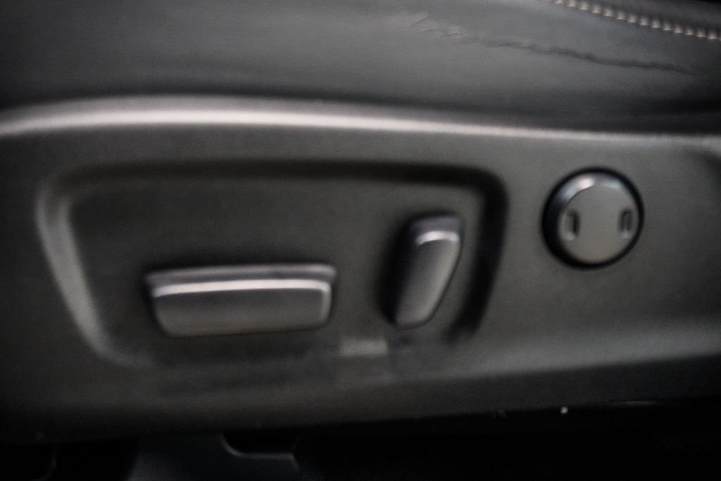 Used 2019 Silver Lexus 350 image 7