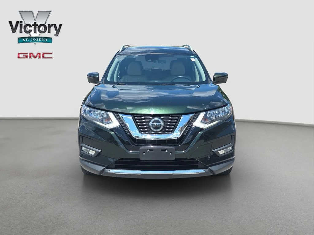 Used 2020 Green Nissan SL image 2