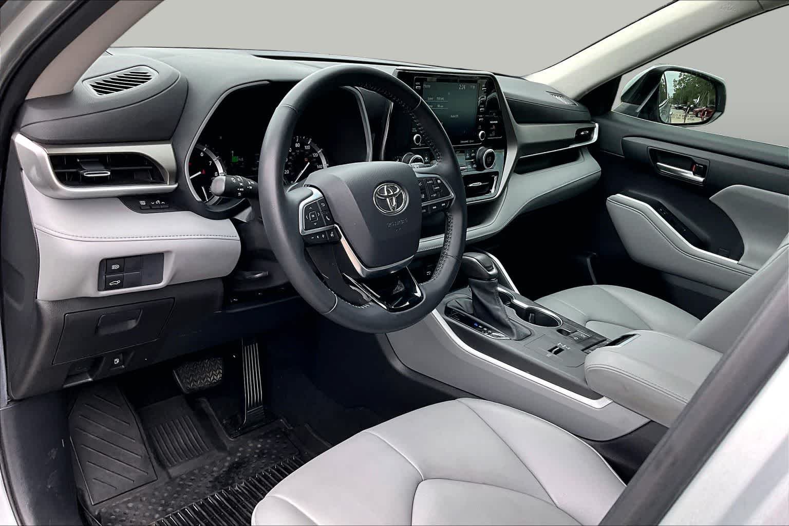 Used 2021 Celestial Silver Metallic Toyota XLE image 19