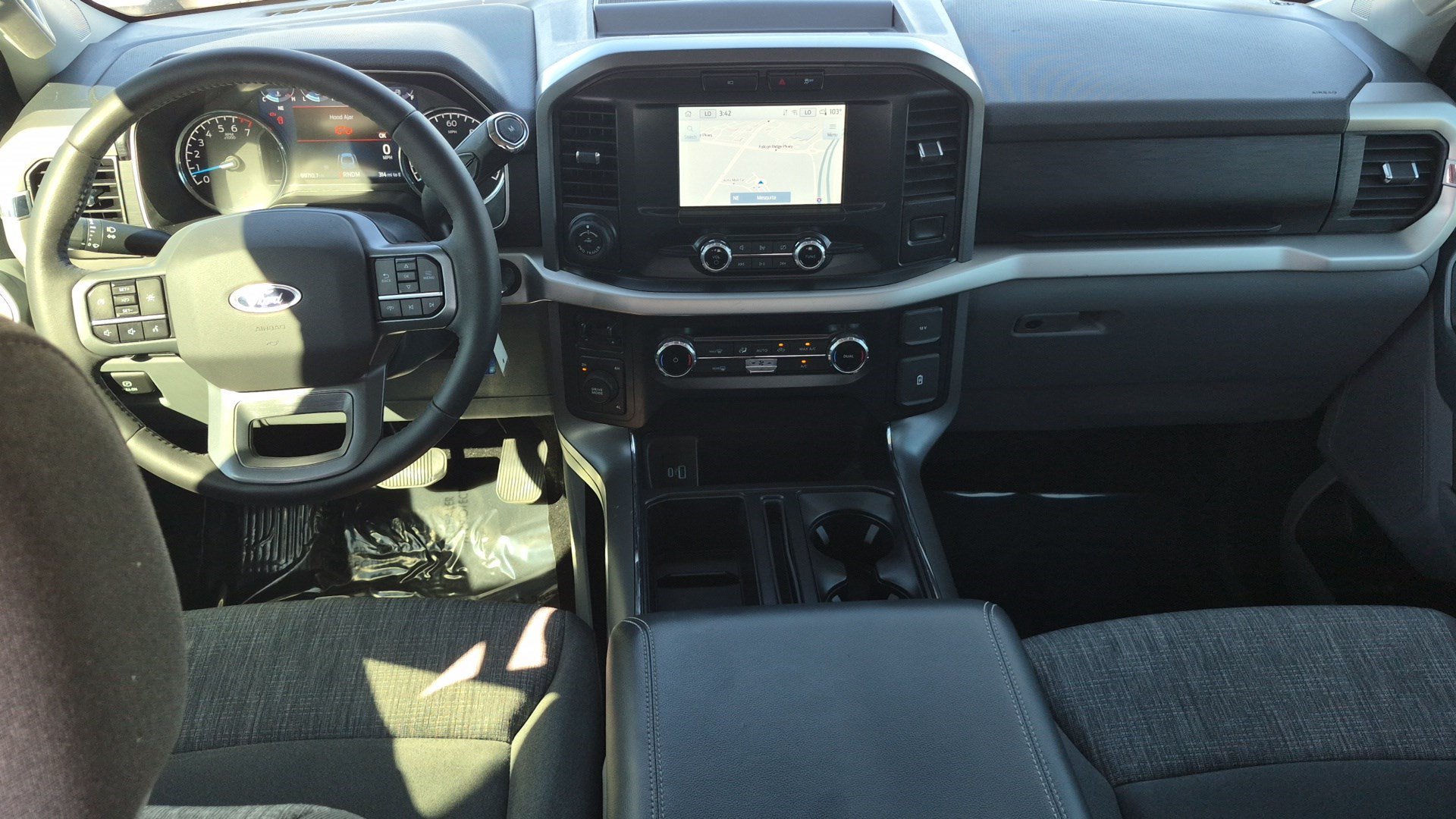 Used 2022 Oxford White Ford XLT image 26
