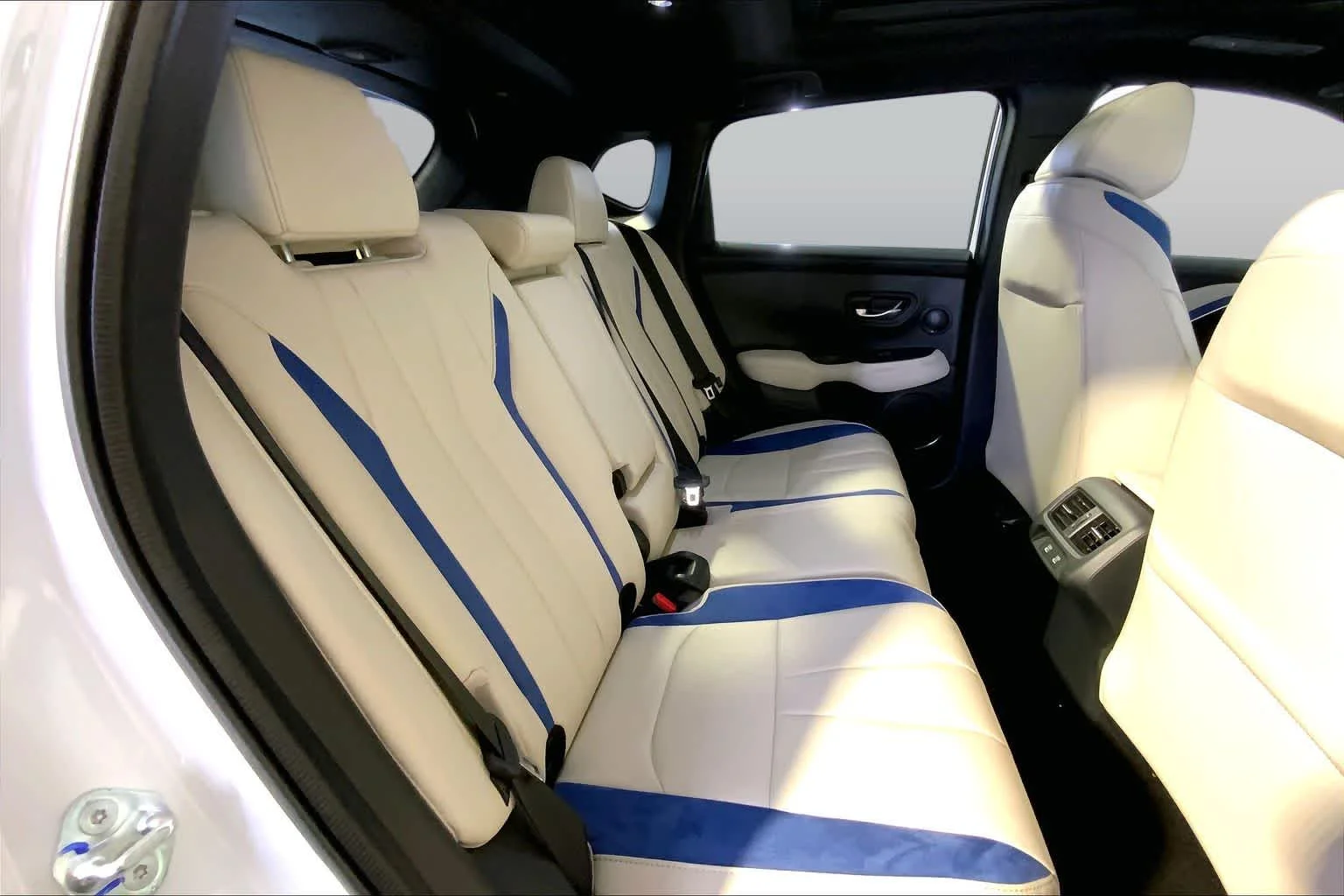 Certified Used 2025 Platinum White Pearl Acura With A-Spec Advance Package image 20