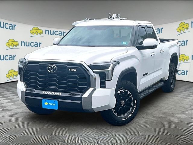 Used 2022 White Toyota SR5 image 12