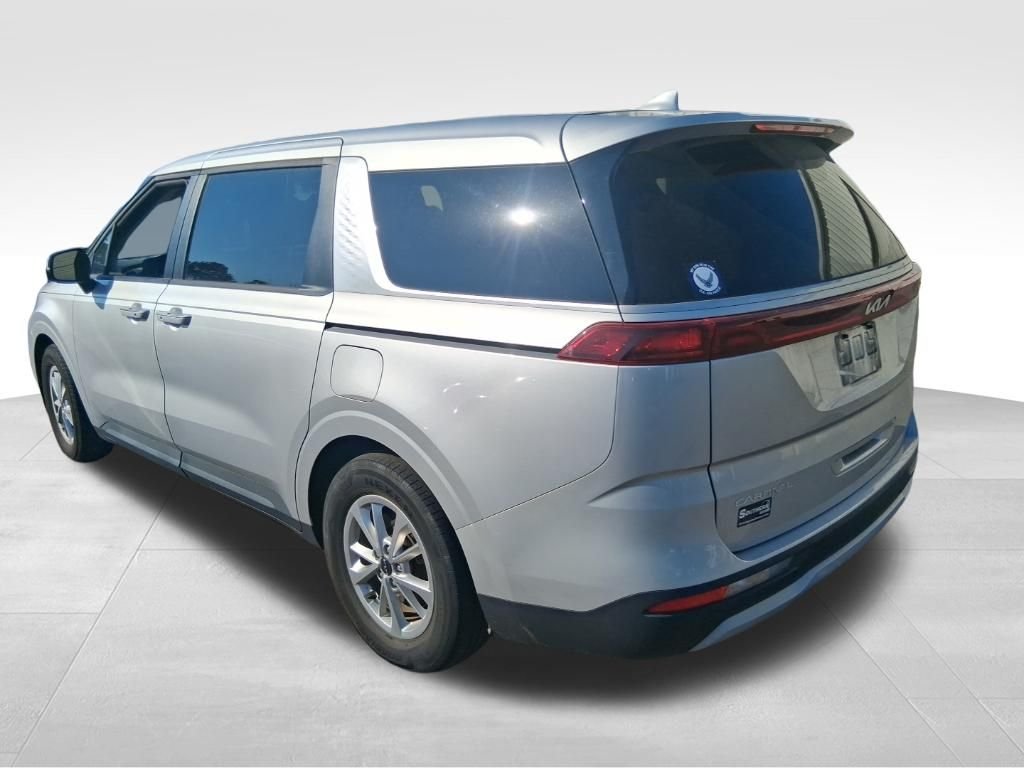 Used 2023 Silver Kia LX image 4