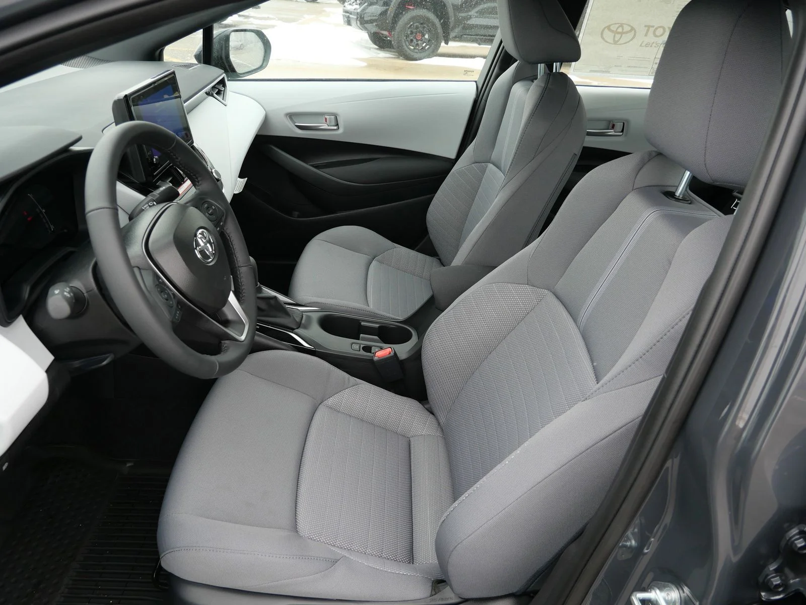 2026 Toyota Corolla SE - Photo 10