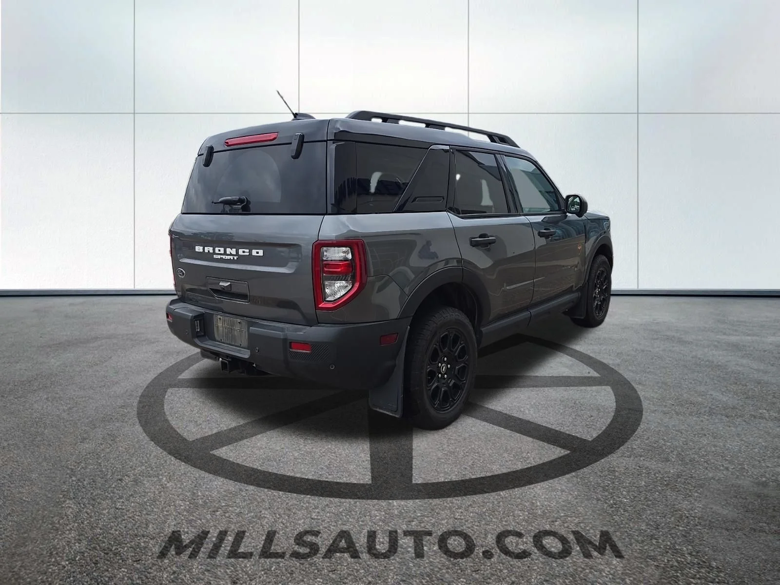Used 2025 Gray Metallic Ford Badlands image 4