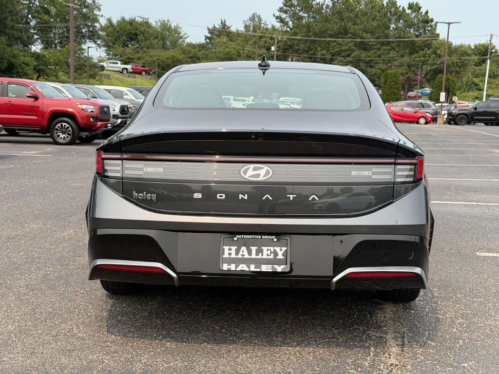 Used 2025 Gray Hyundai SEL image 21