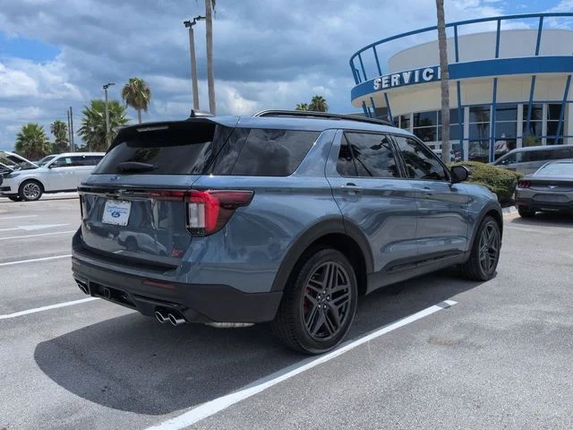 Used 2025 Blue Ford ST image 4