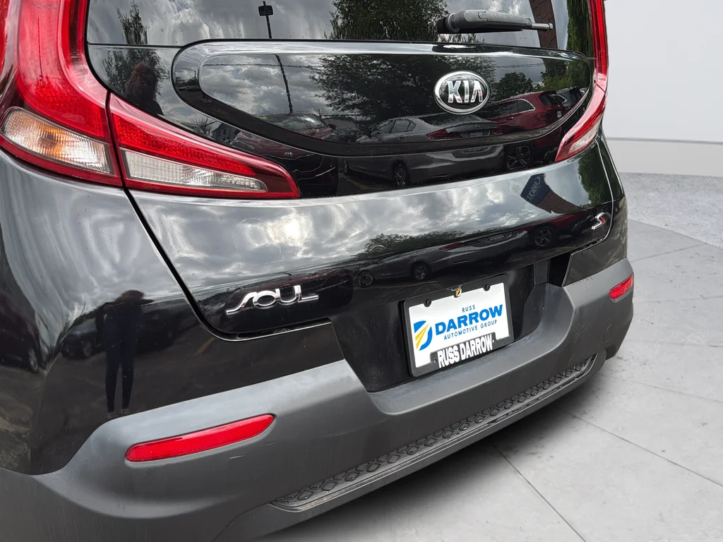 Used 2021 Black Kia S image 27