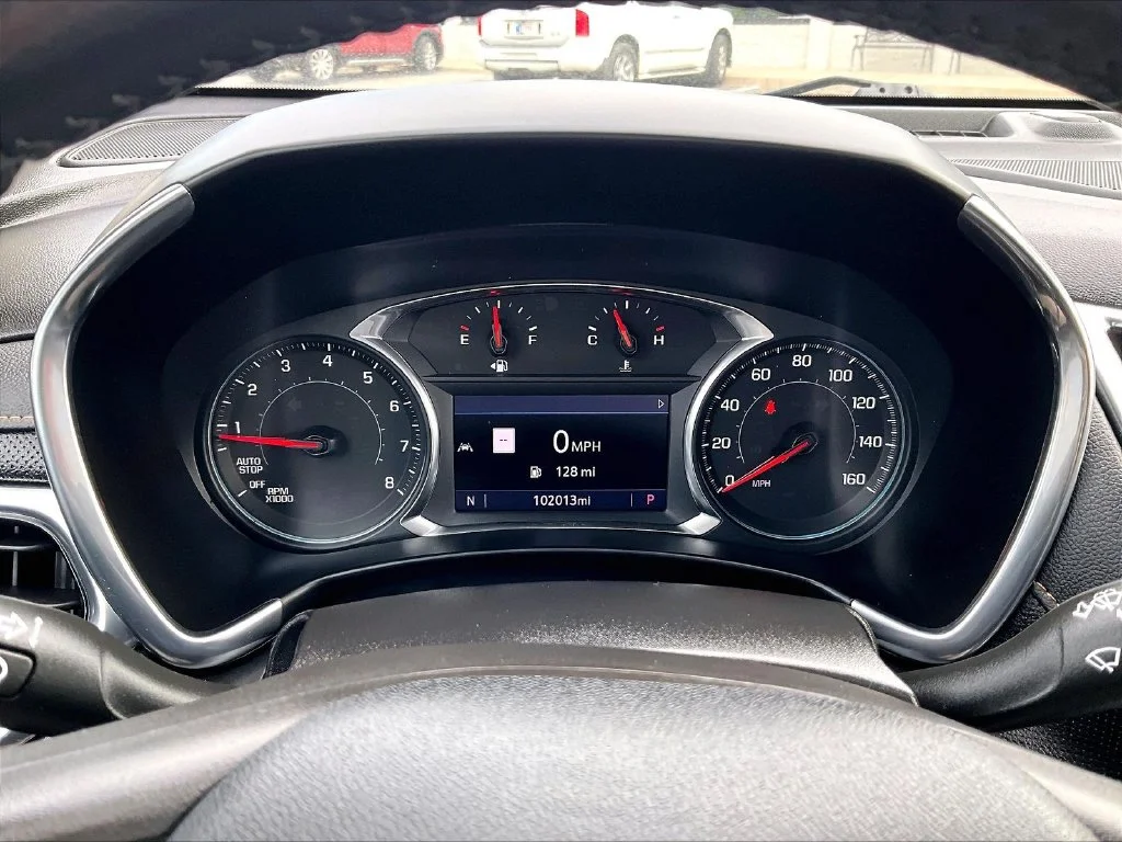 Used 2022 Silver Chevrolet Premier image 21
