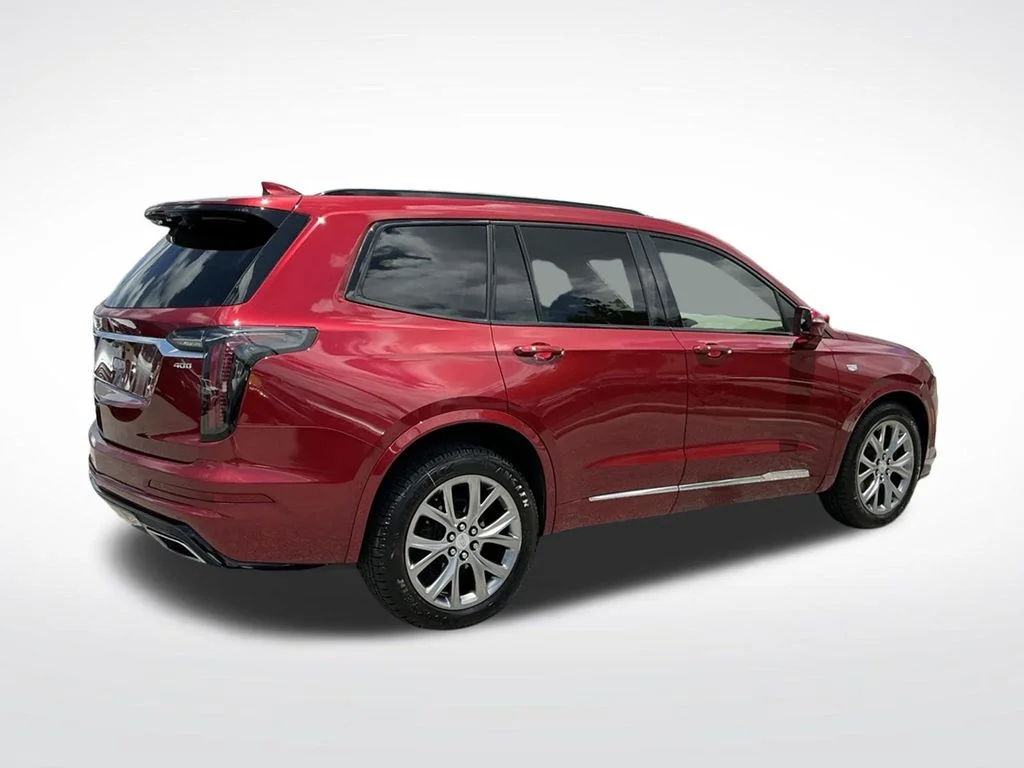 Used 2020 Red Cadillac Sport image 16