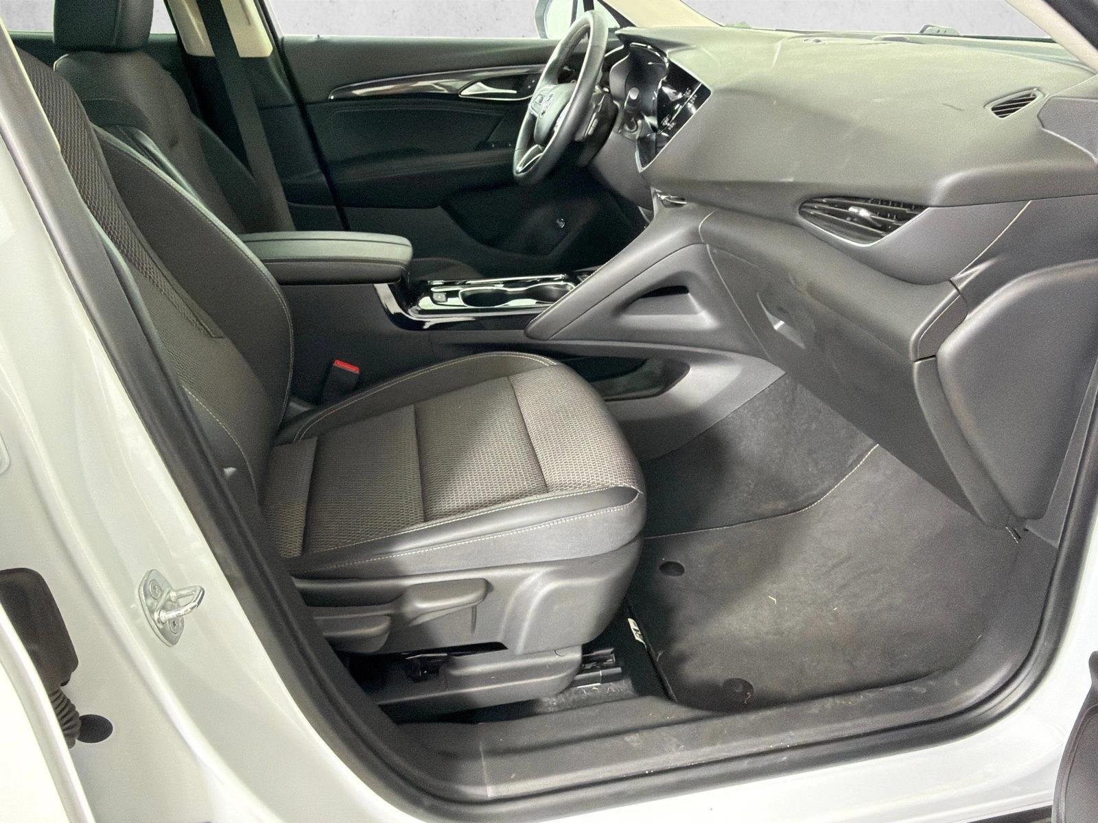 Used 2021 Summit White Buick Preferred image 13