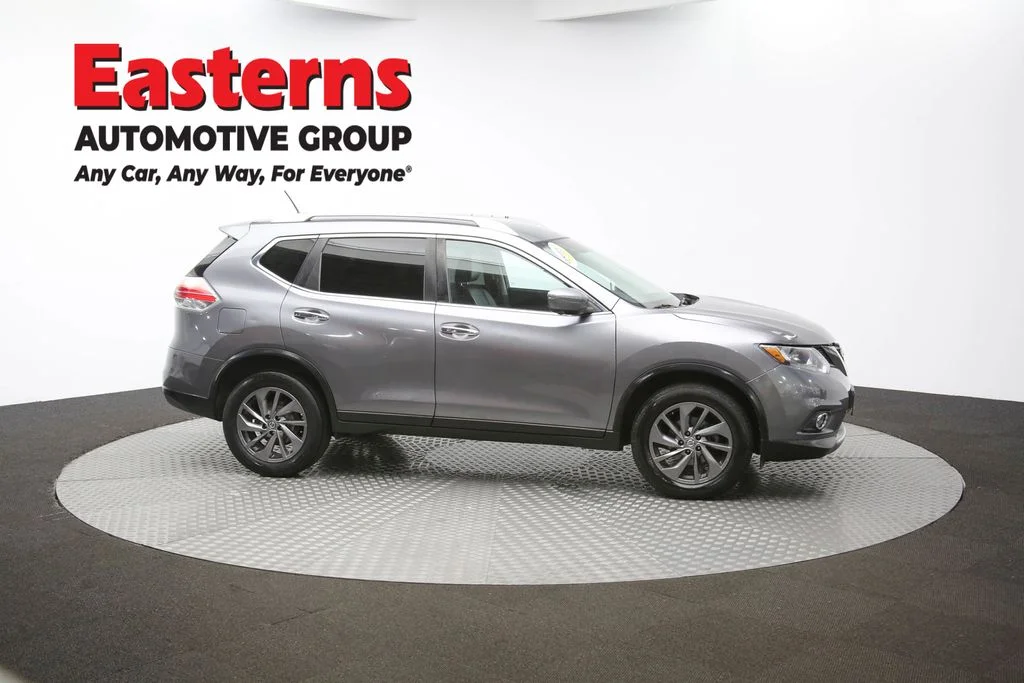 Used 2016 Gray Nissan SL image 44