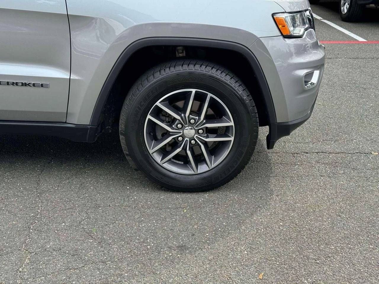 Used 2017 Billet Silver Metallic Clearcoat Jeep Limited 4x4 image 9
