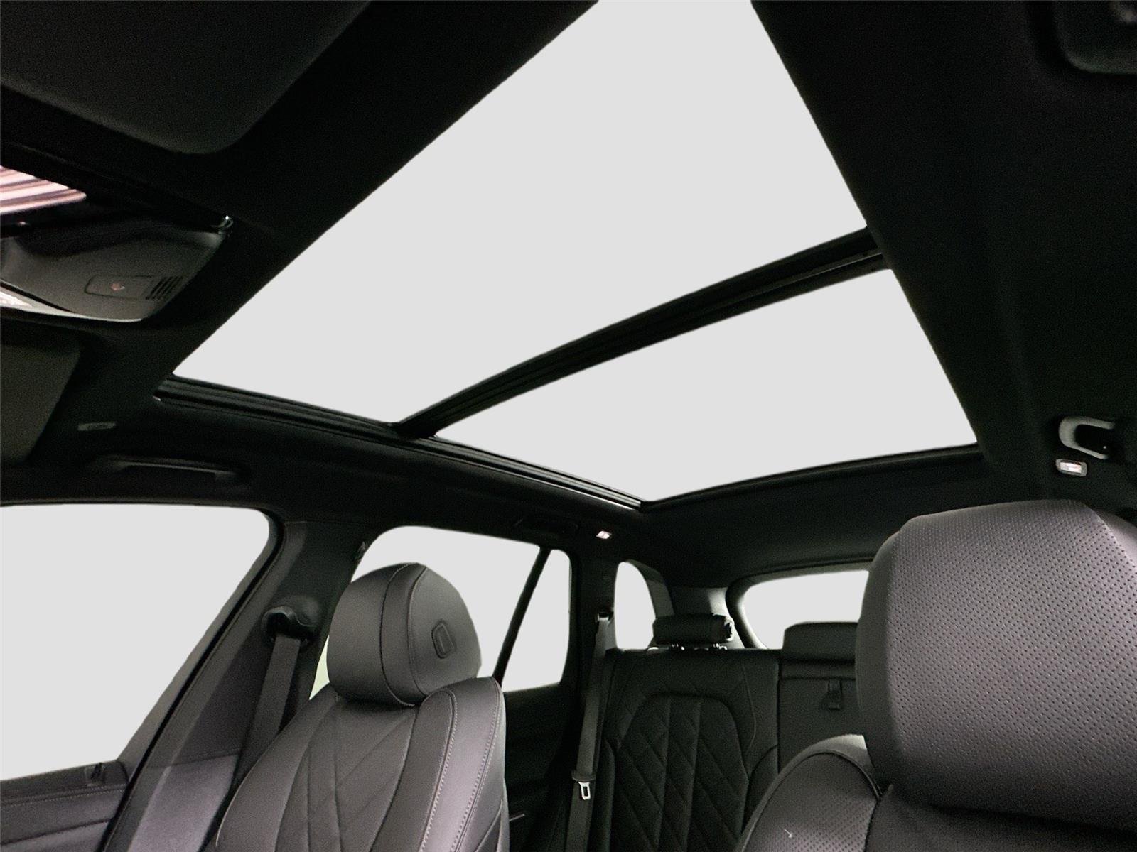 New 2026 Black Sapphire Metallic BMW sDrive40i image 23