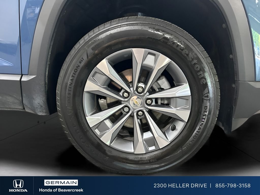 Used 2025 Lakeshore Blue Metallic Chevrolet LT image 28